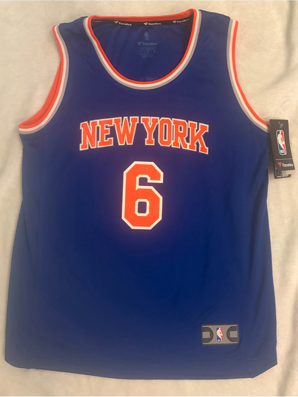 NWT Kristaps Porzingis New York Knicks Jersey Youth Large